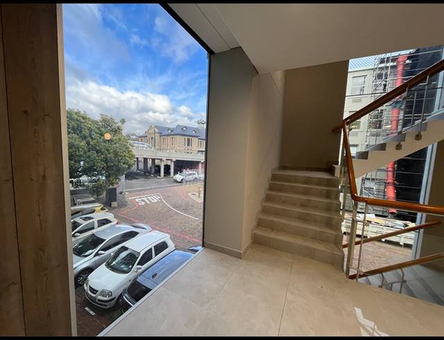 434M² OFFICE TO LET IN RONDEBOSCH